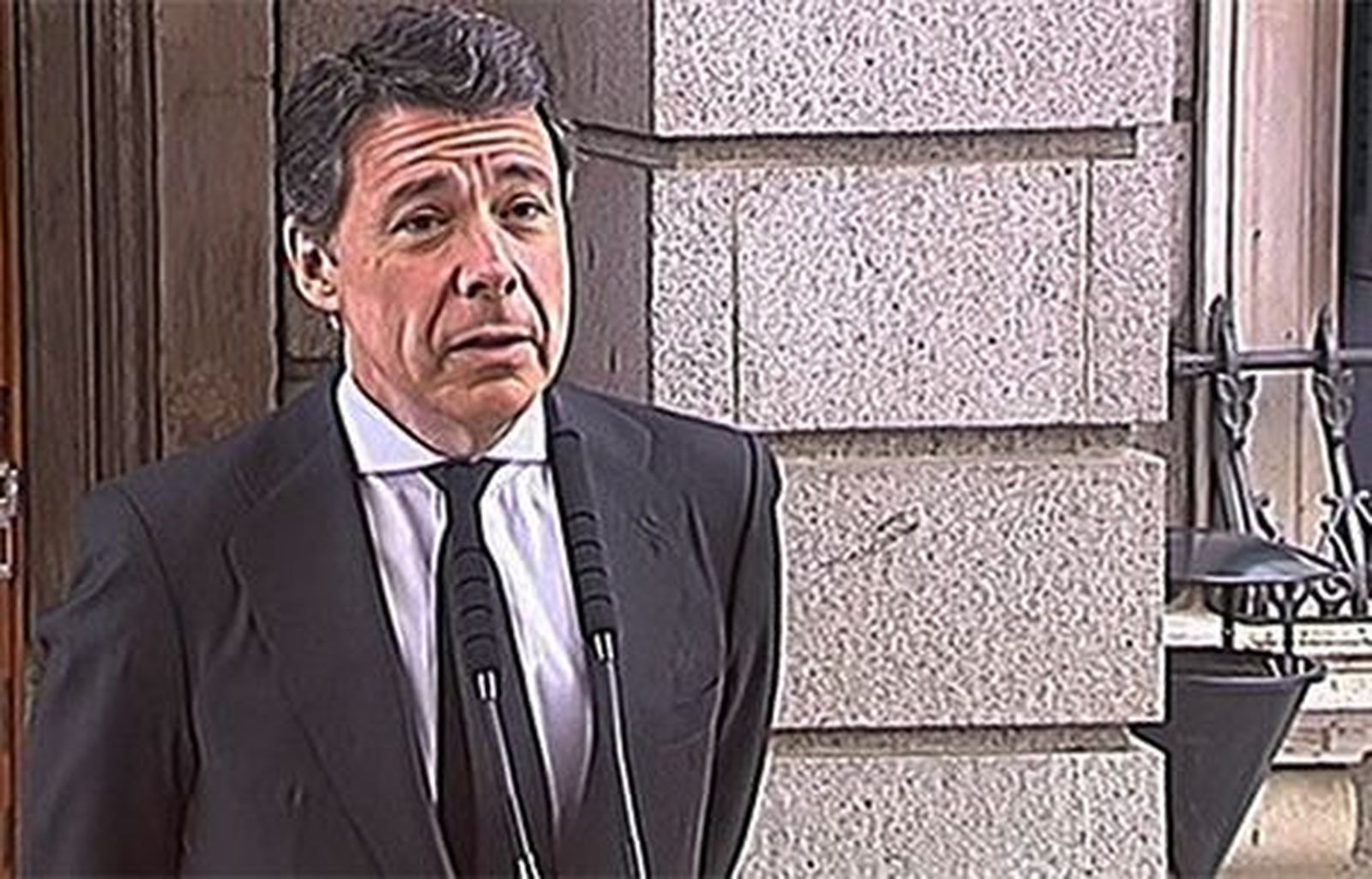 González ha recordado la "inmensa tarea" de Suárez en la Transición