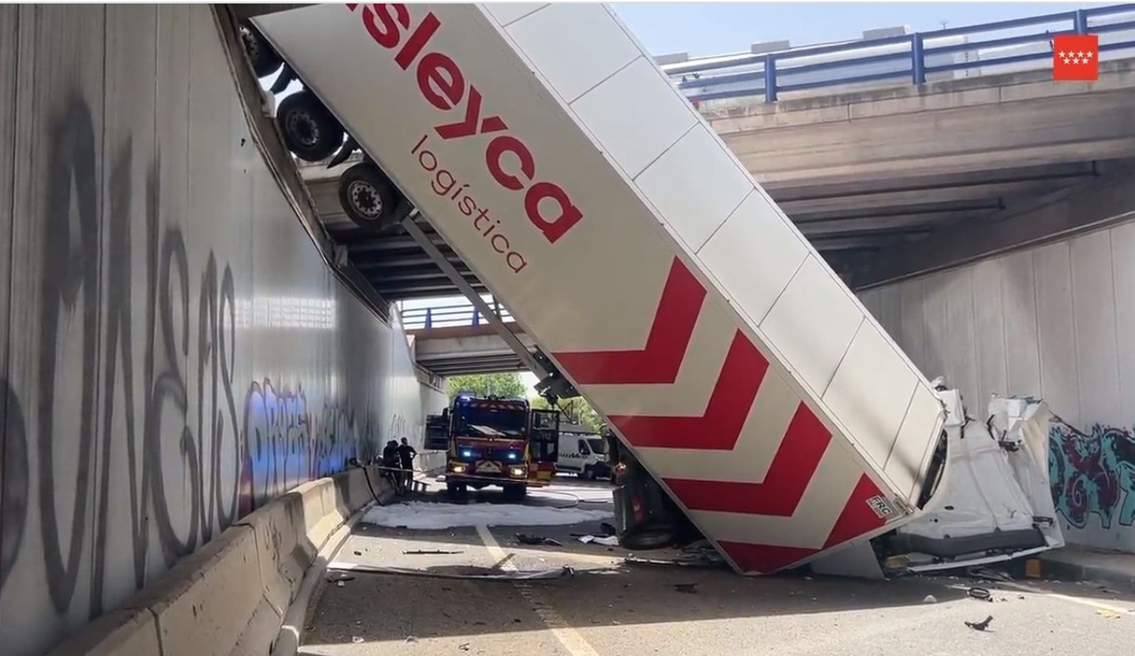La caída de un camión corta la M-50 durante horas