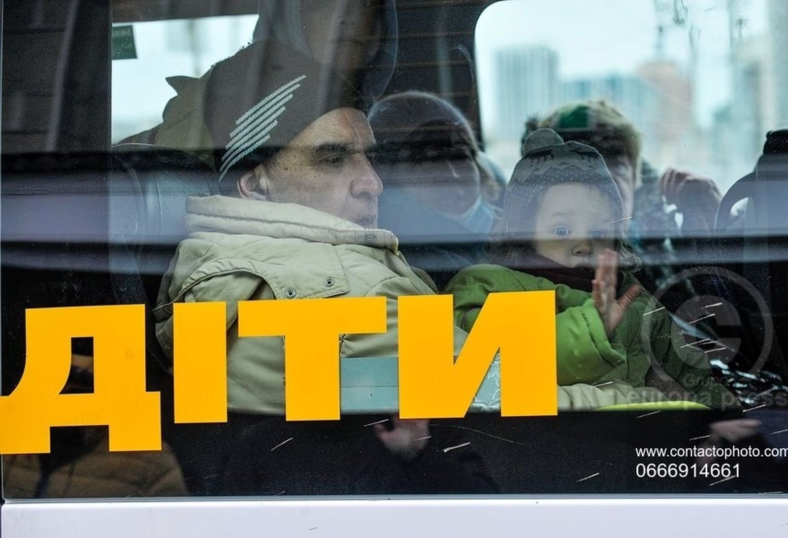 La evacuación de Sumy termina con éxito mientras Mariúpol sigue bajo un fuerte asedio