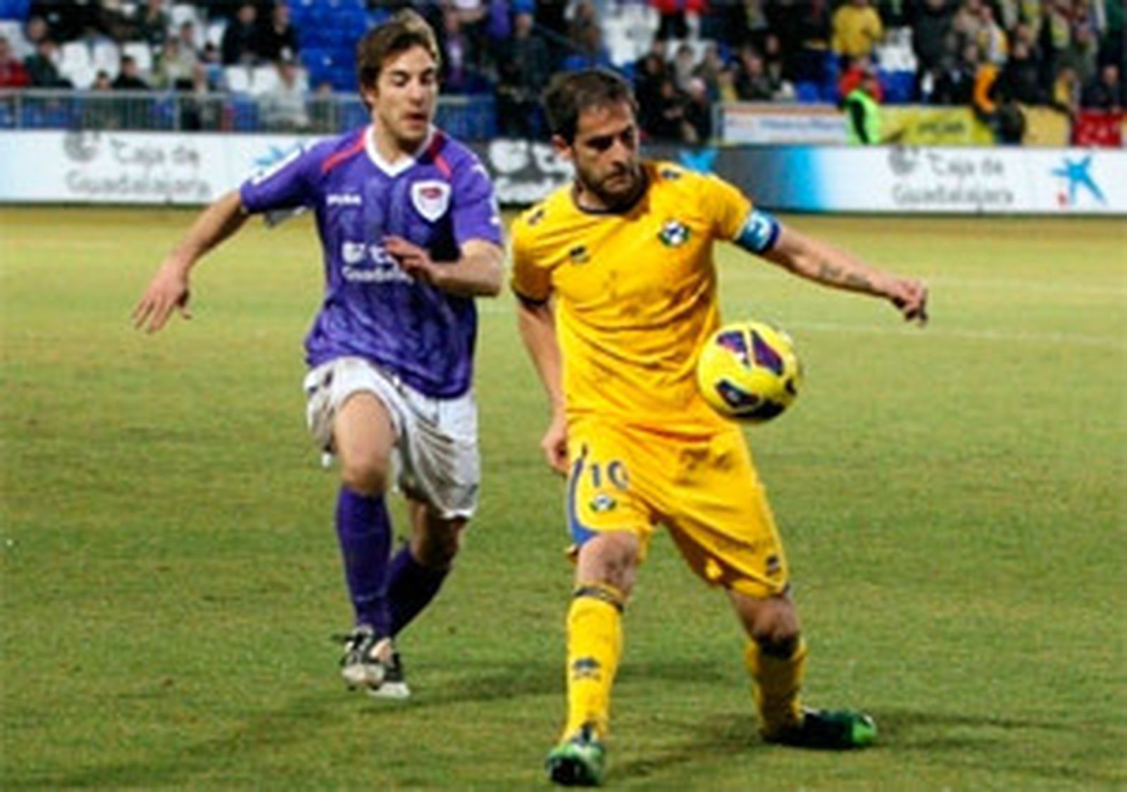 El capitán del Alcorcón, Sergio Mora, en un lance del partido contra el Guadalajara