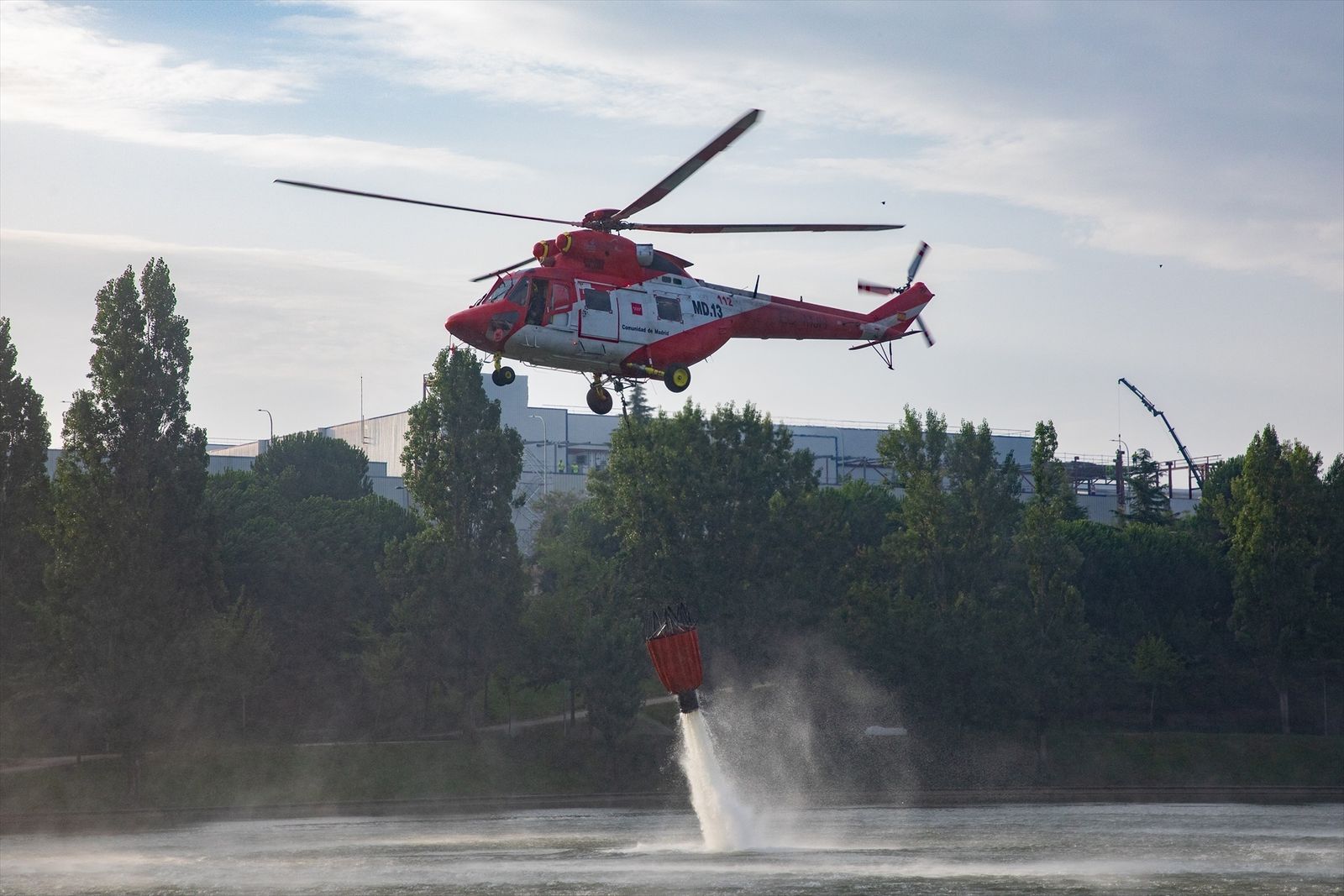 Helicóptero de extinción de incendios de la Comunidad de Madrid