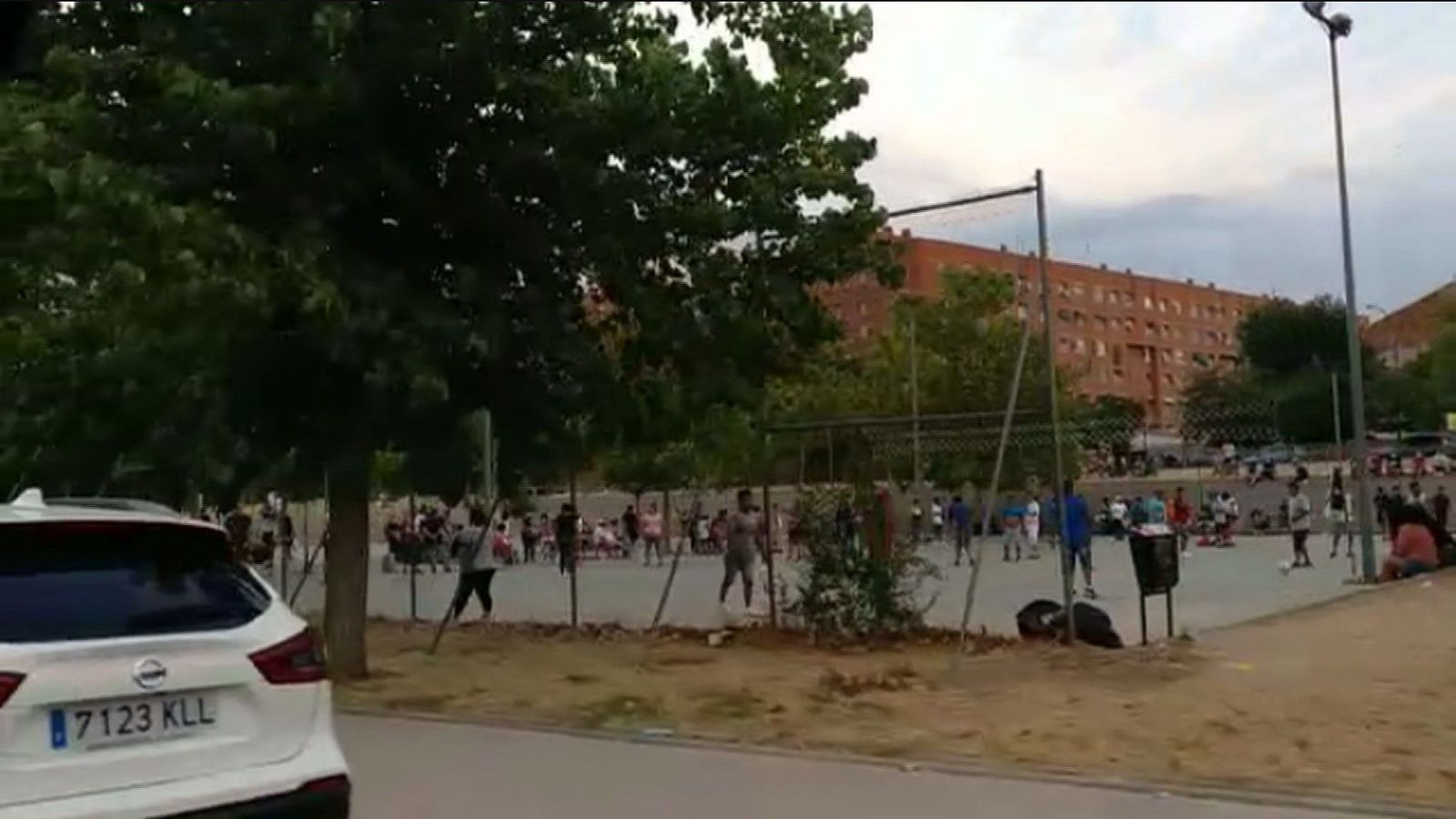 Un vídeo muestra aglomeraciones en las canchas de baloncesto del Pozo del Tío Raimundo