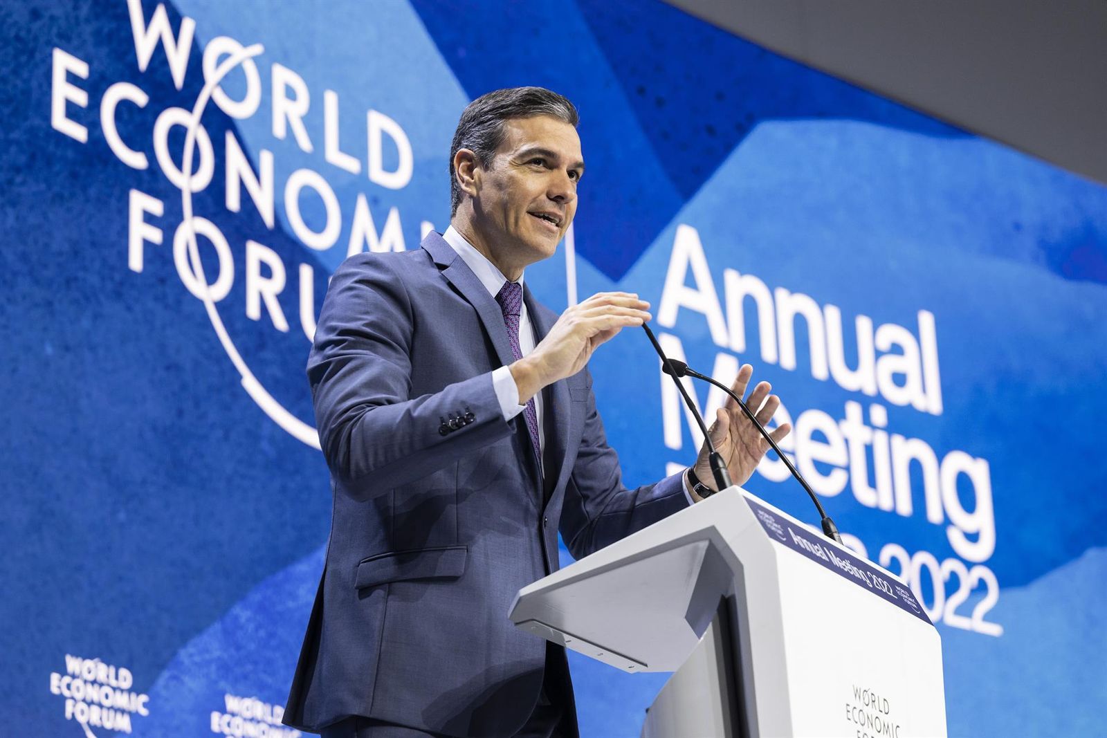 Sánchez: "España está conteniendo los daños mucho mejor que otras economías"