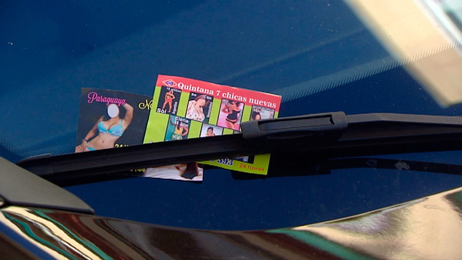 Flyers de publicidad sexual en las calles de Madrid