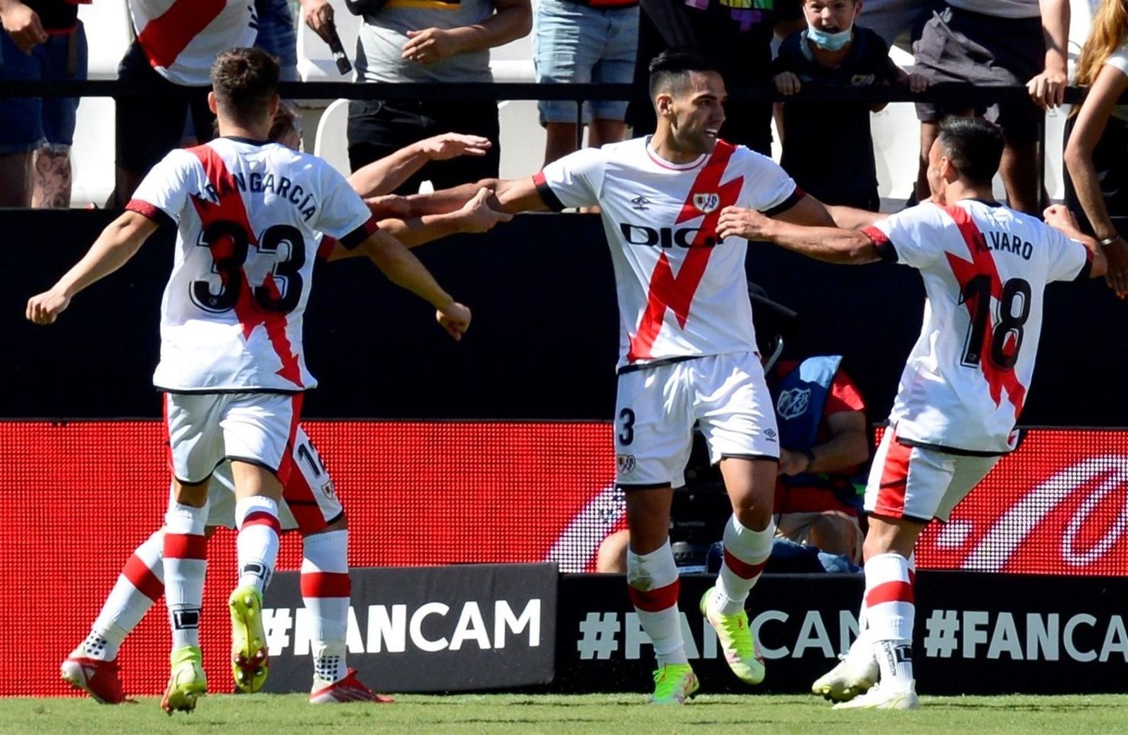 El Rayo visita a un invicto Athletic
