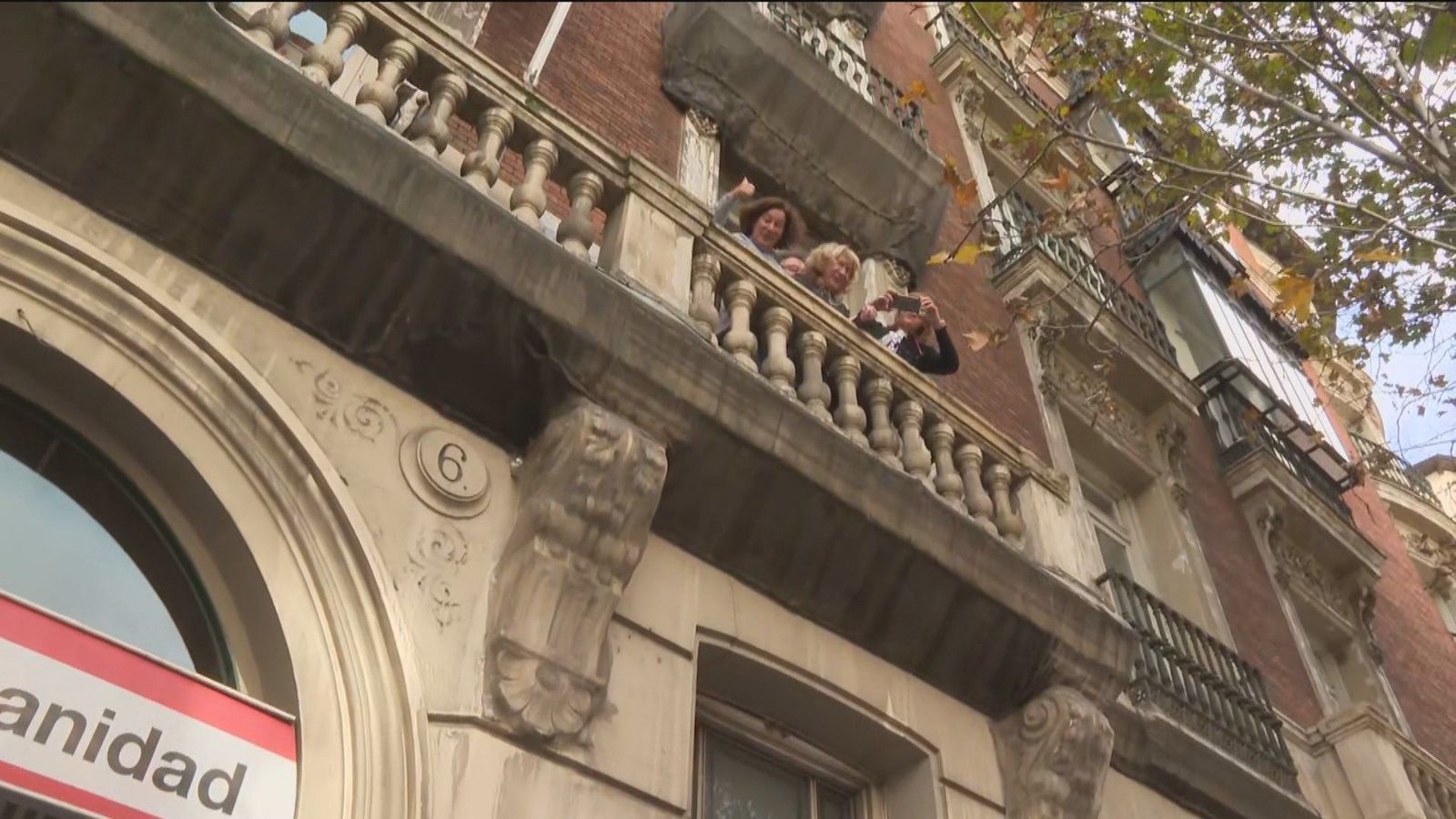 El comité de huelga de los médicos de Atención Primaria se encierra en el edificio del Sermas
