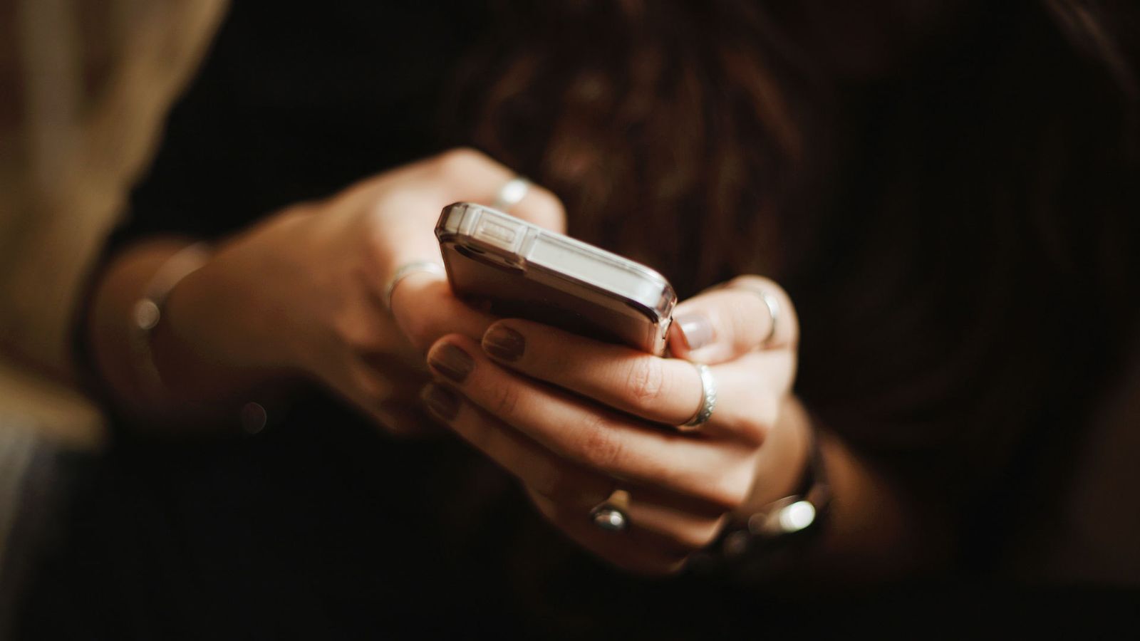 Las redes sociales desarrollan herramientas de control del tiempo de uso para adolescentes
