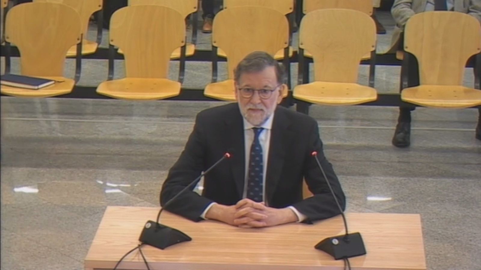 Rajoy califica de "absolutamente falso" las acusaciones contra él de Bárcenas