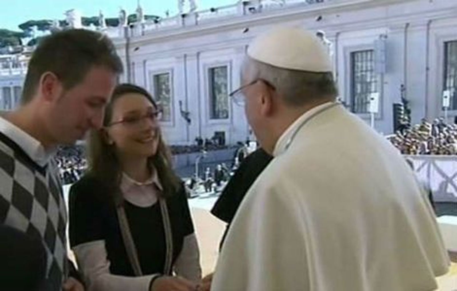 El papa Francisco pide a los enamorados que su boda sea "sobria y no mundana"