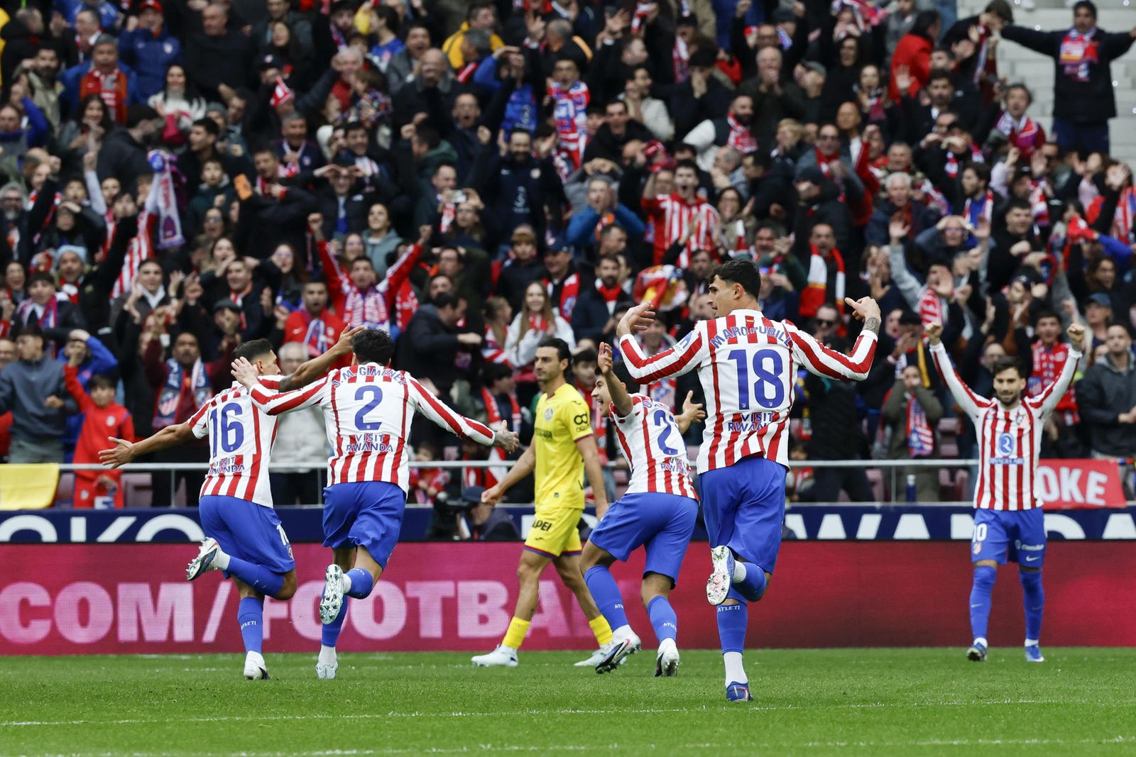 Nahuel Molina celebra su gol al Getafe