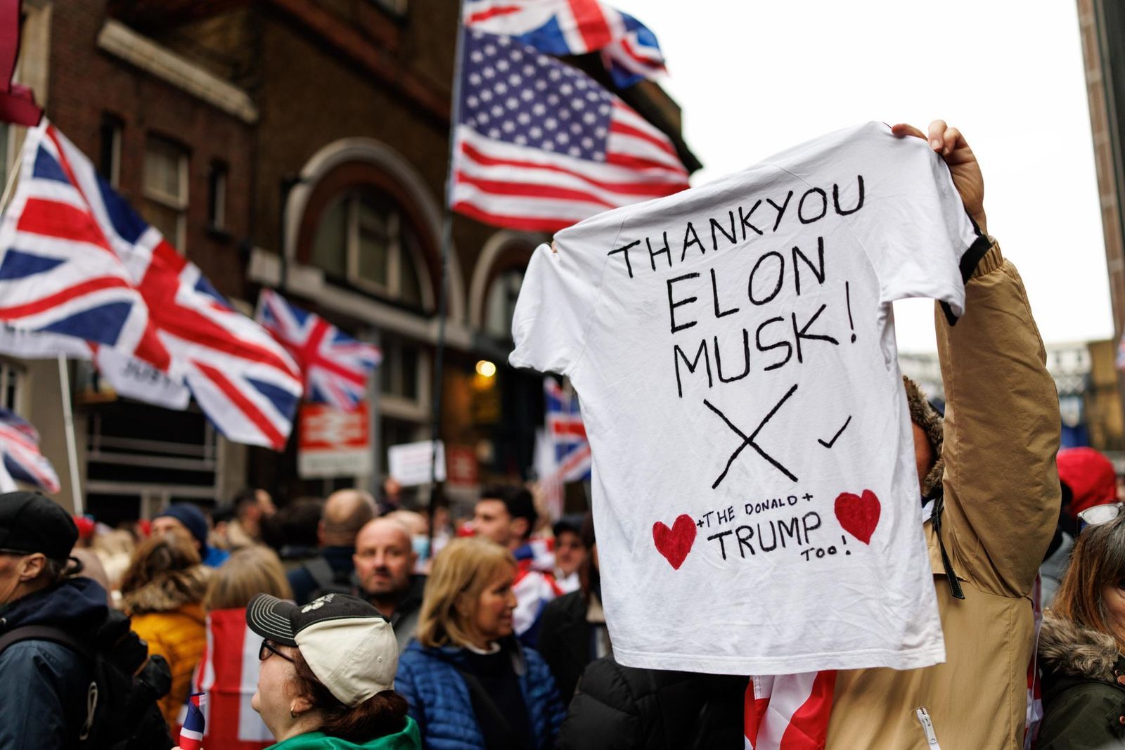 Elon Musk: "Gentes de Europa: ¡Uniros al movimiento MEGA! ¡¡Haced a Europa Grande de Nuevo!!"