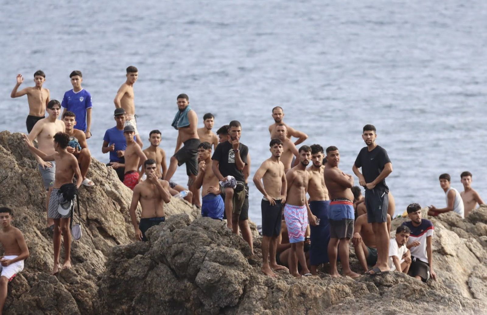 La saturación de los servicios públicos mantiene en jaque a Ceuta