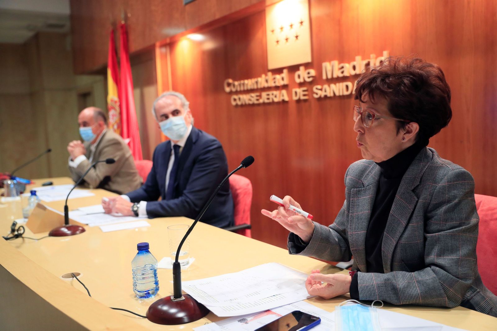 Madrid reduce las reuniones familiares en Navidad y no descarta tomar más medidas