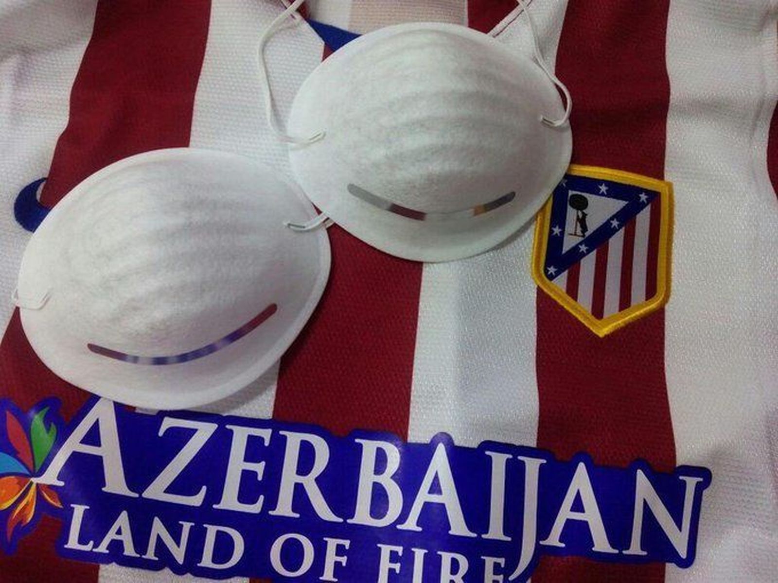 Aficionados del Atlético promueven ir con mascarilla para insultar a Vinicius