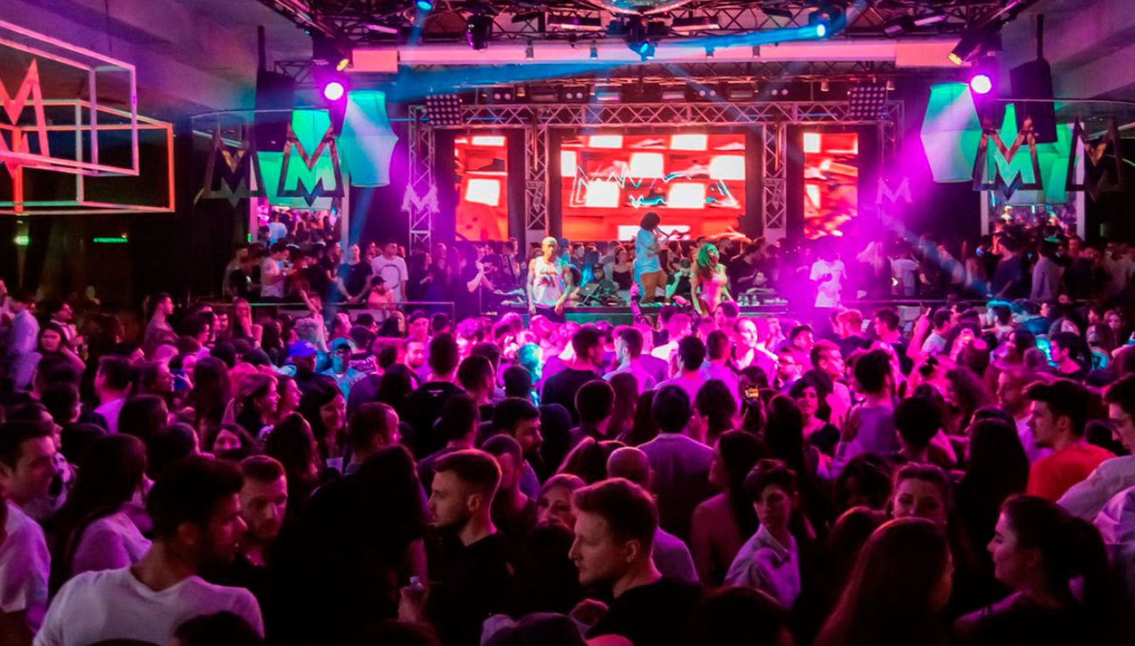 Desalojadas 200 personas de una sala de fiestas madrileña