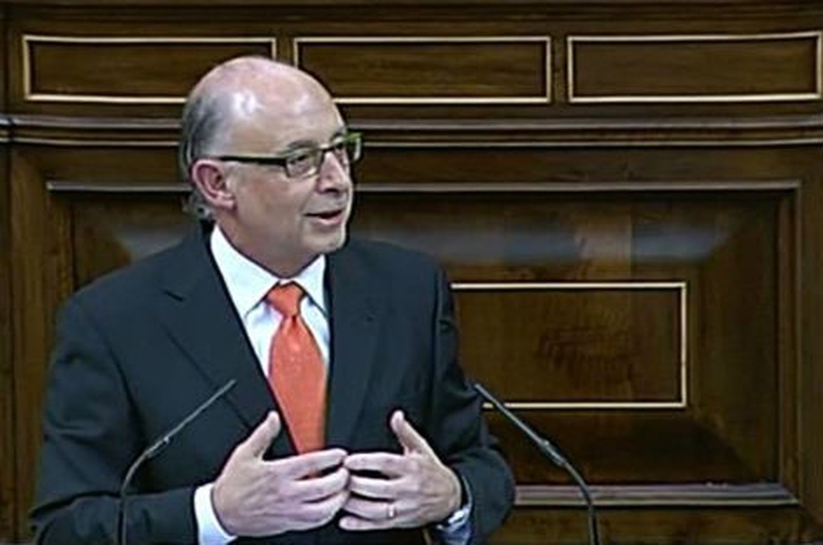 Montoro dice que la "mayor" parte del ajuste extra recaerá sobre el Estado