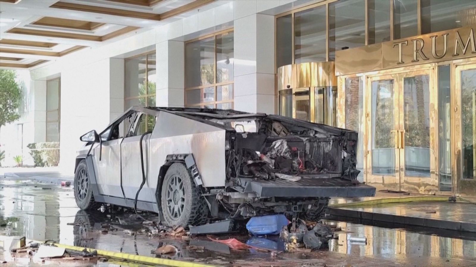 Un muerto y siete heridos al explotar un coche frente a un ‘Trump Hotel’ en Las Vegas