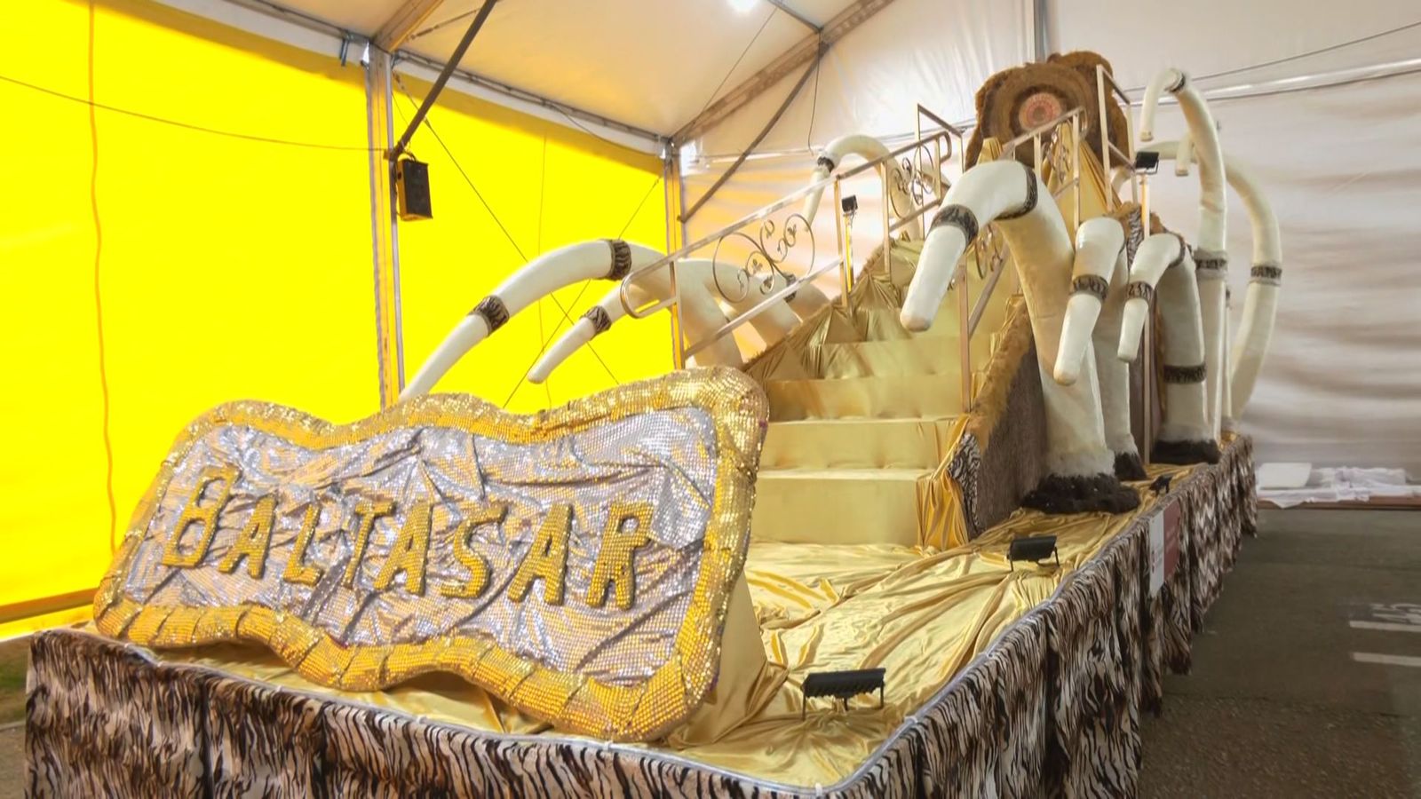 San Sebastián de los Reyes expone las carrozas de los Reyes Magos antes de su cabalgata