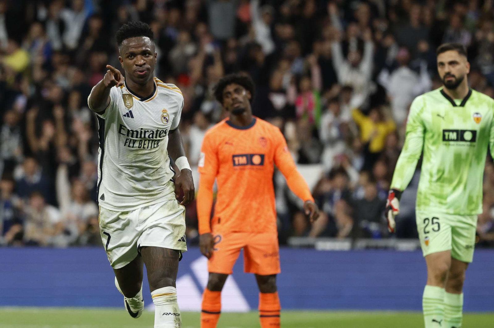 Vinícius ante el Valencia