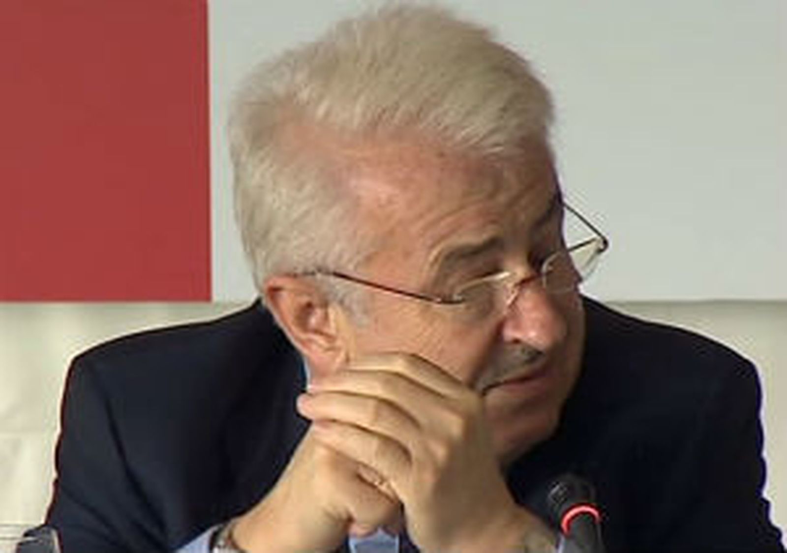 El responsable de relaciones laborales de la Confederación  Española de Organizaciones Empresariales (CEOE), José de la Cavada