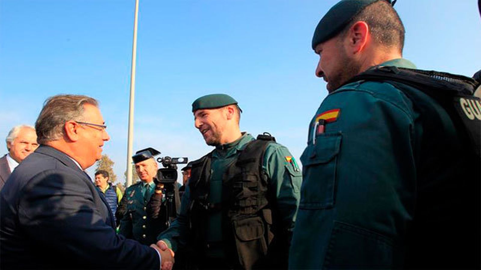 El ministro del Interior, Juan Ignacio Zoido  durante su visita a La Línea de la Concepción (Cádiz)