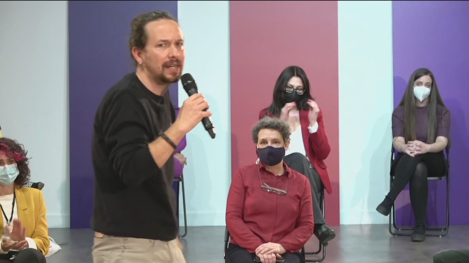 Iglesias presenta la candidatura de Podemos con una activista antidesahucios y el portavoz del Sindicato de Manteros