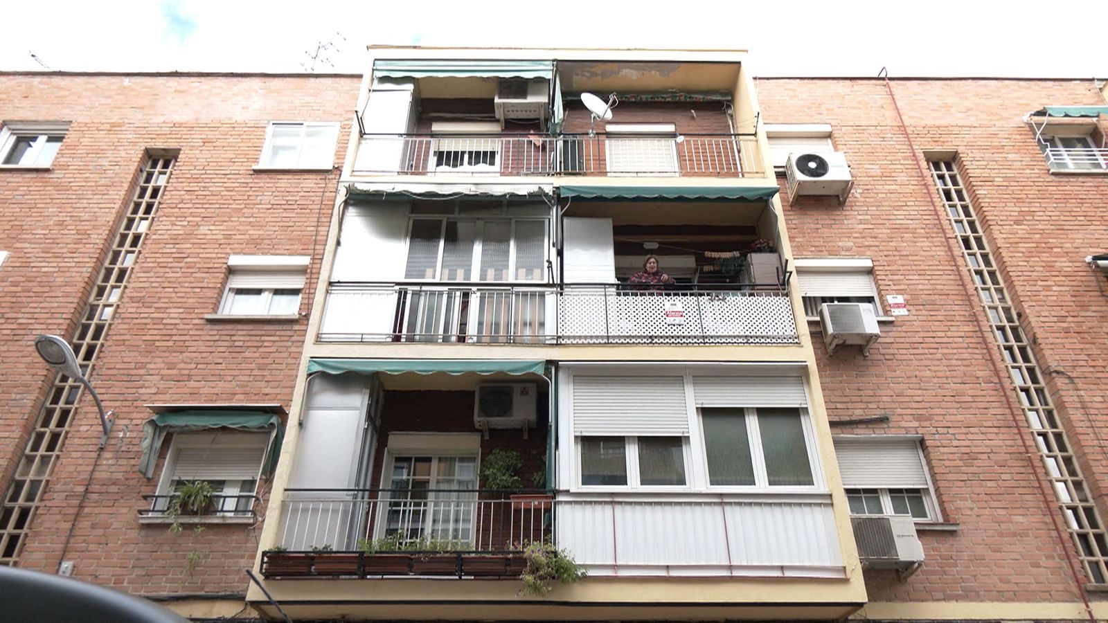Desalojada una inquiokupa después de 5 años sin pagar el alquiler en Villaverde