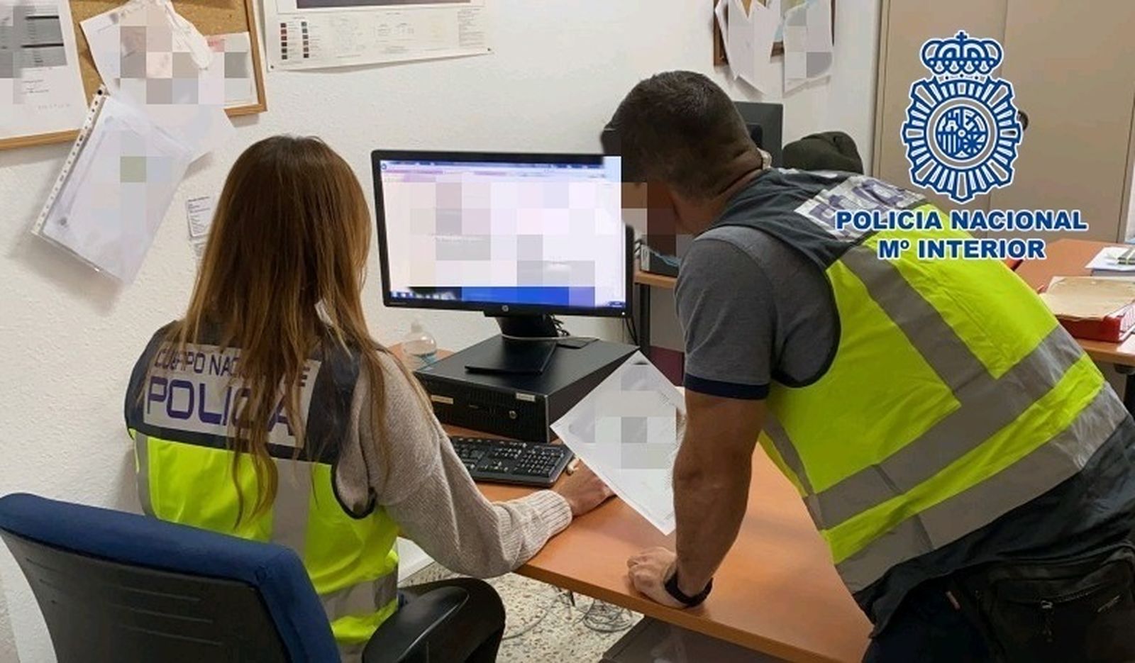 Agentes especializado en delitos informáticos de la Policía Nacional