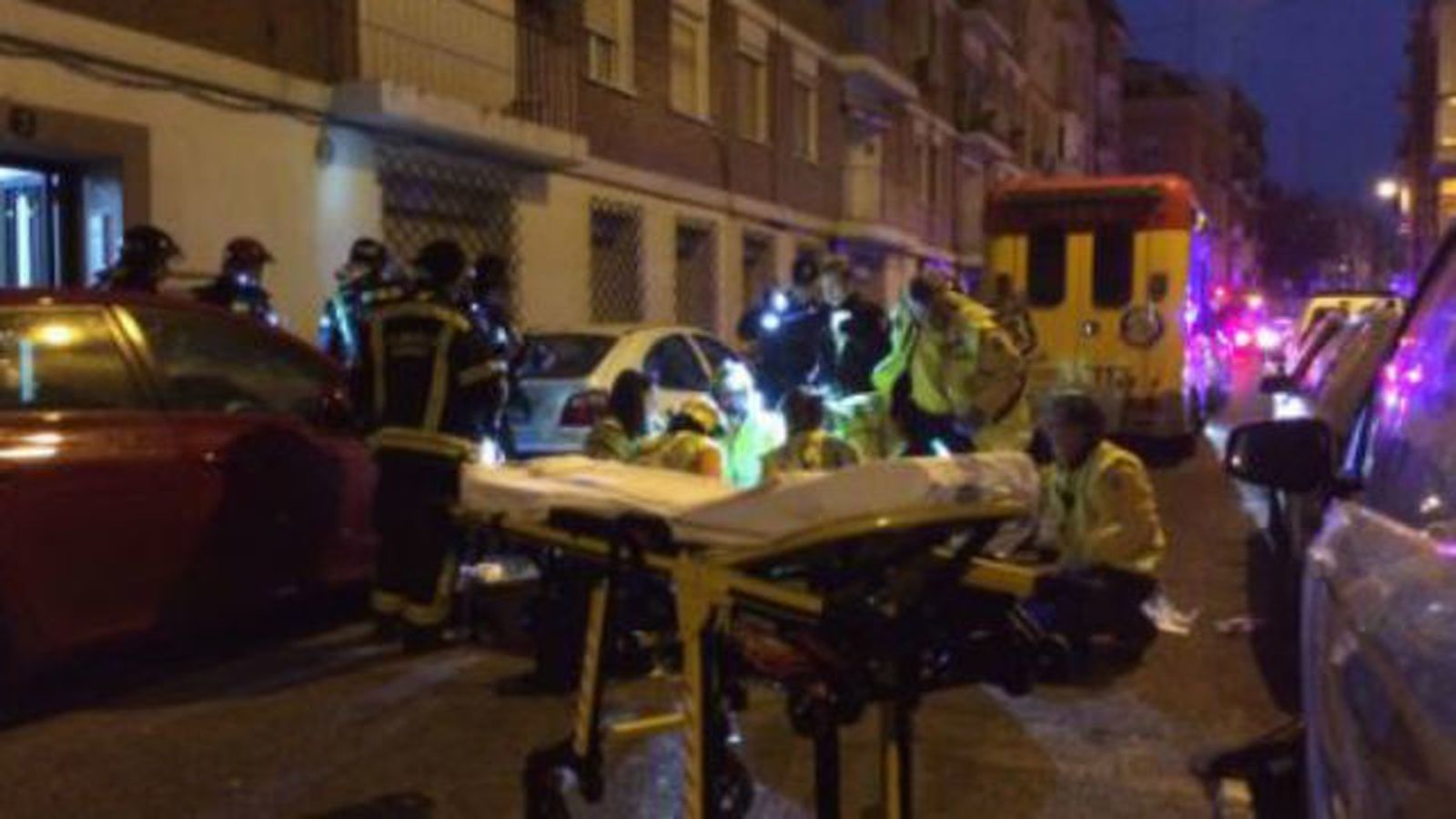 Herida muy grave una mujer de 83 años en el incendio de su piso en Latina