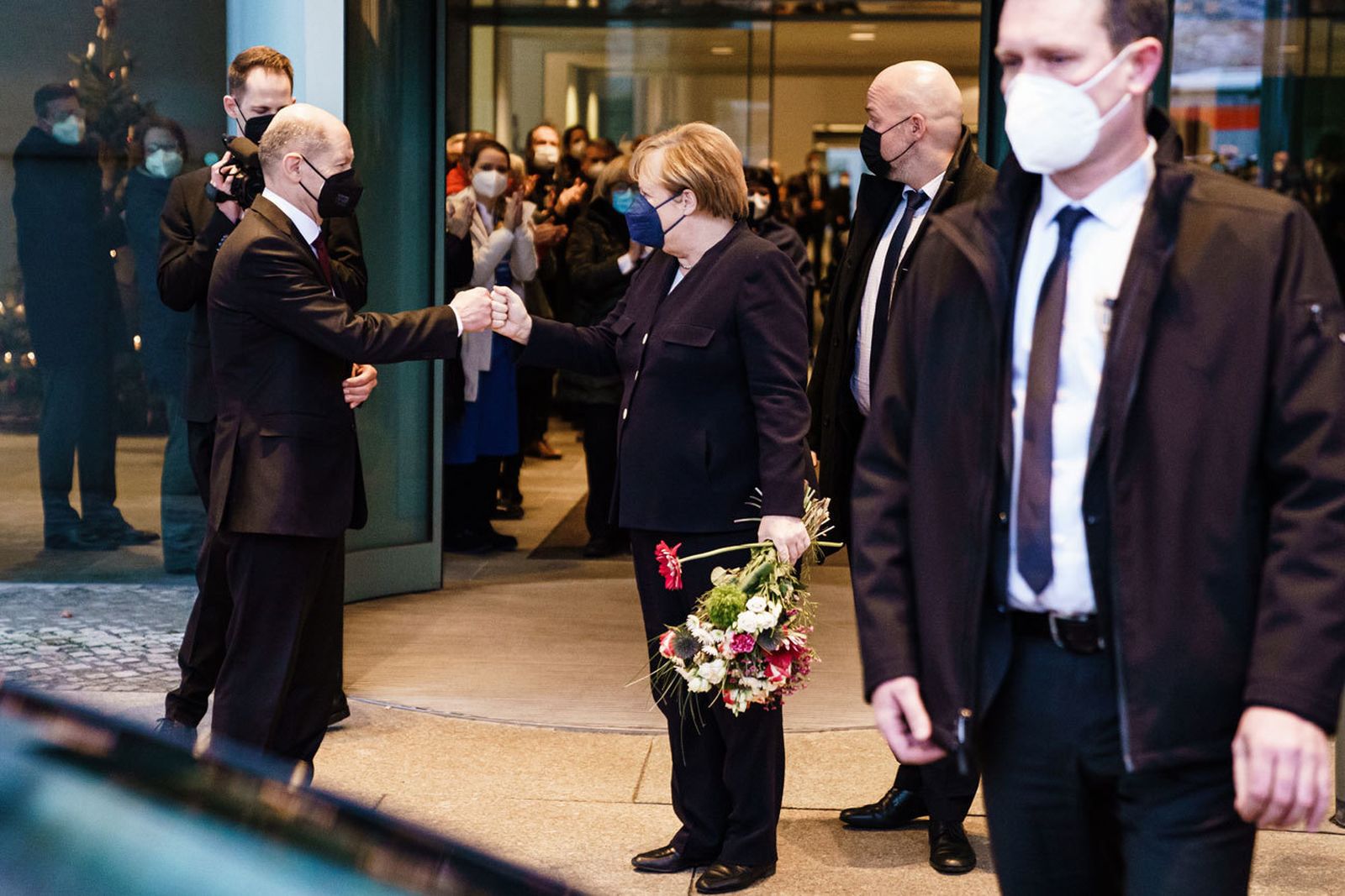 Merkel dice adiós tras 16 años en la cancillería
