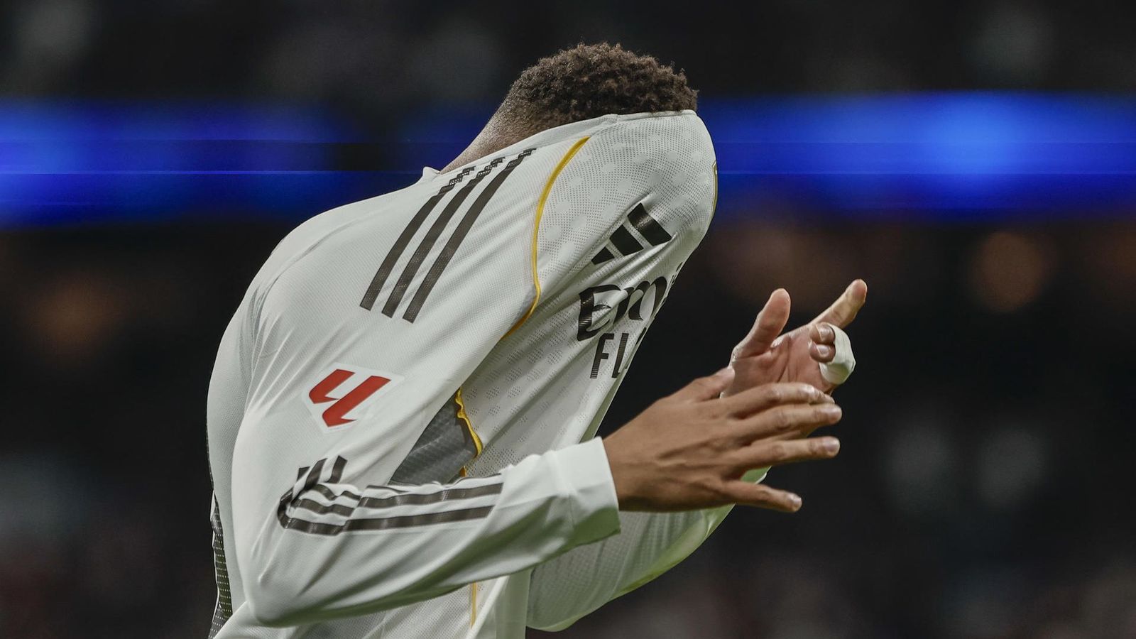 Mbappé sufre una rotura en el dedo anular, pero jugará contra el Manchester City