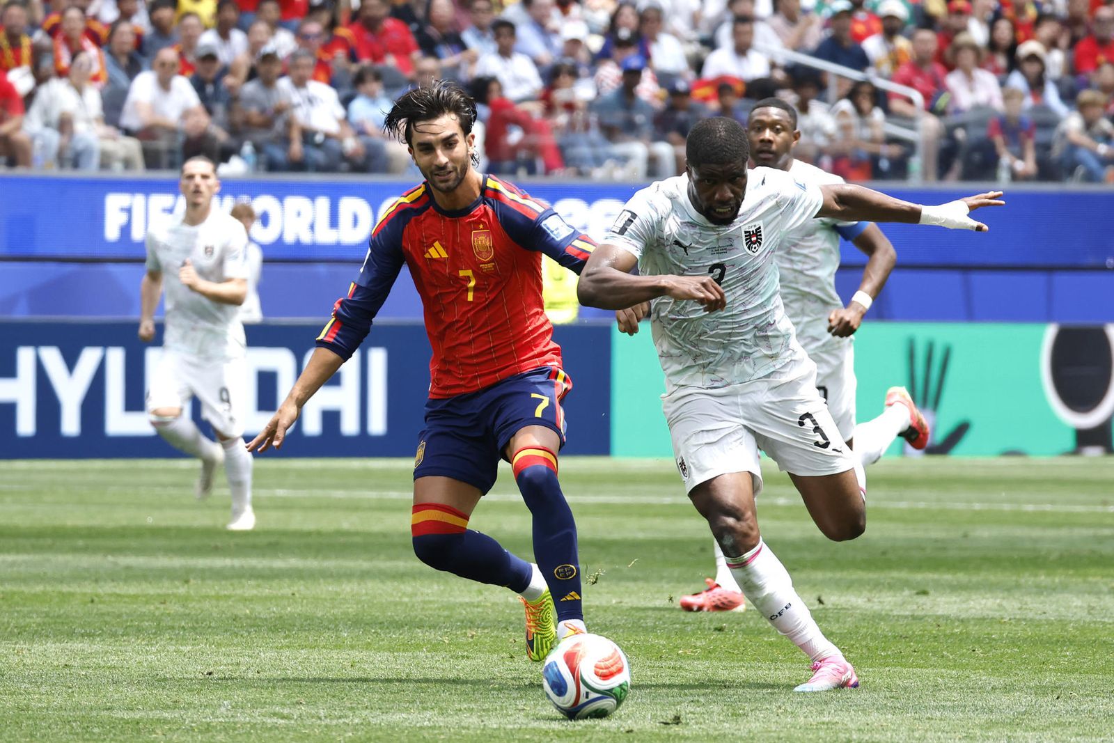 Ferrán Torres ante Austria