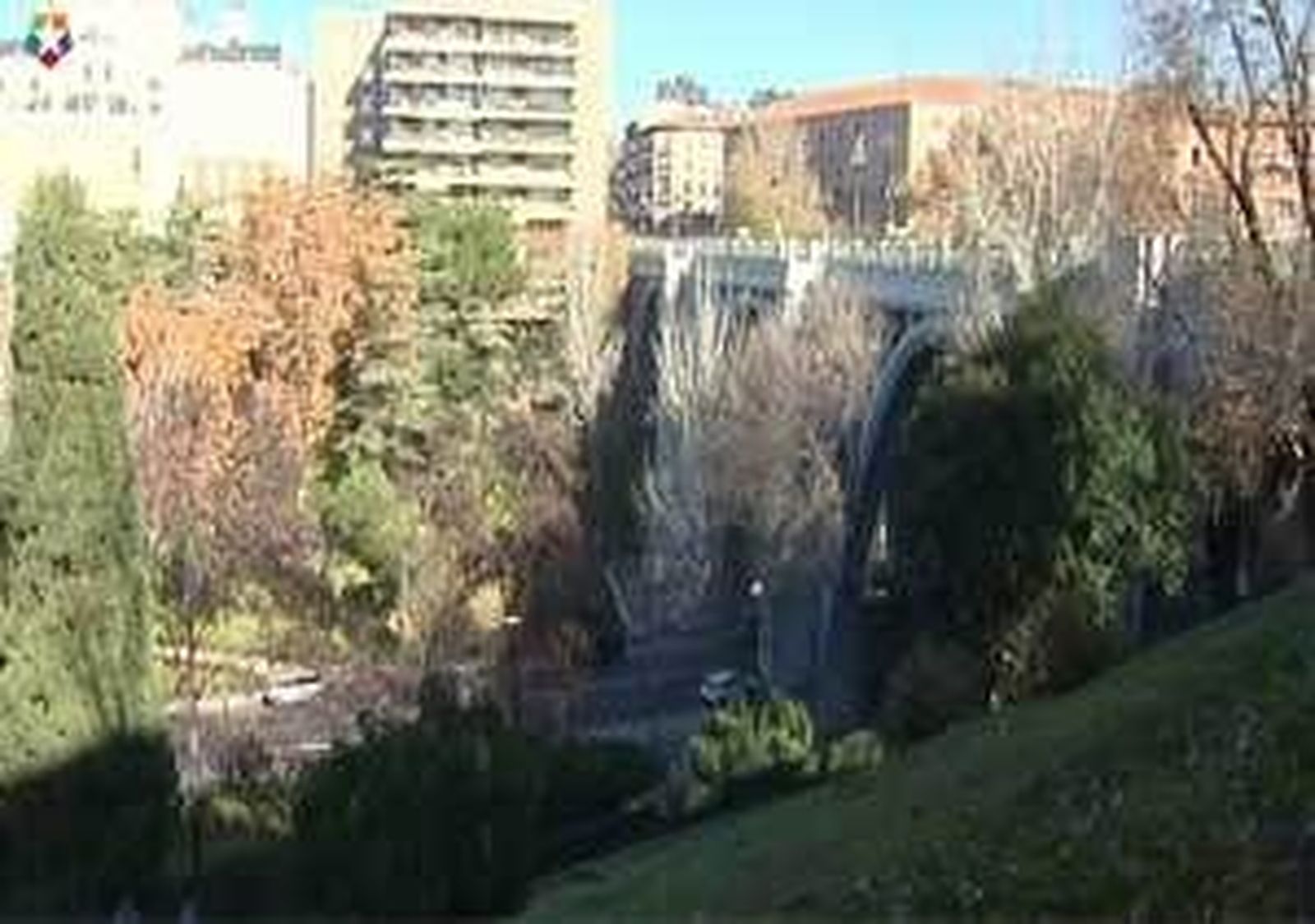 Un hombre mata supuestamente a su novio  en Chueca y luego se tira por el Viaducto de Segovia