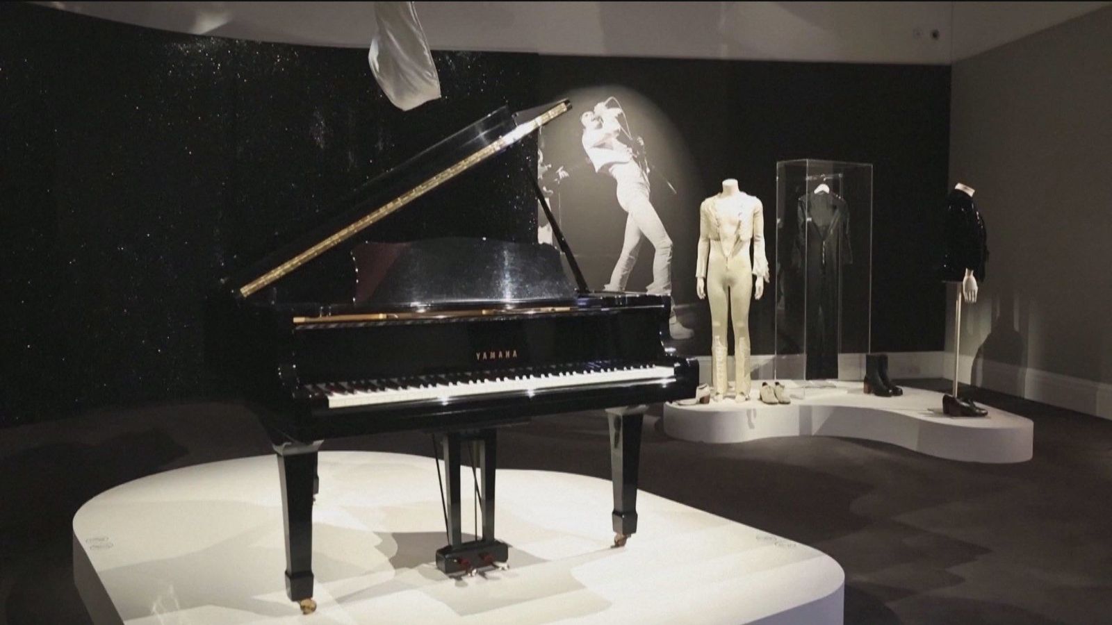 Salen a subasta más de 1.500 objetos de Freddie Mercury