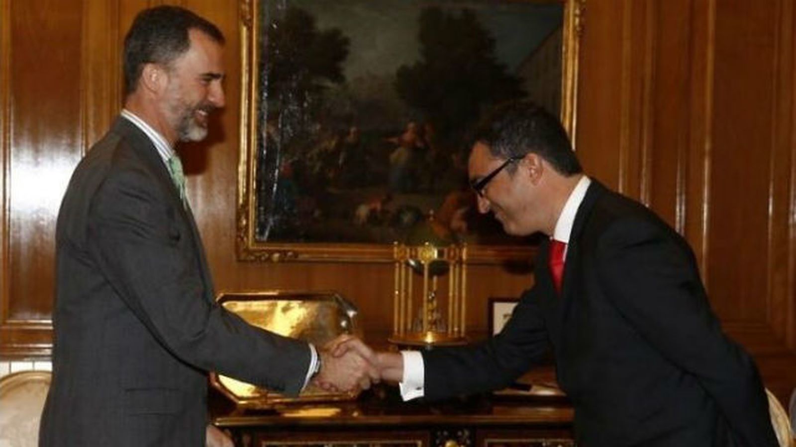 Felipe VI y Javier Guillén
