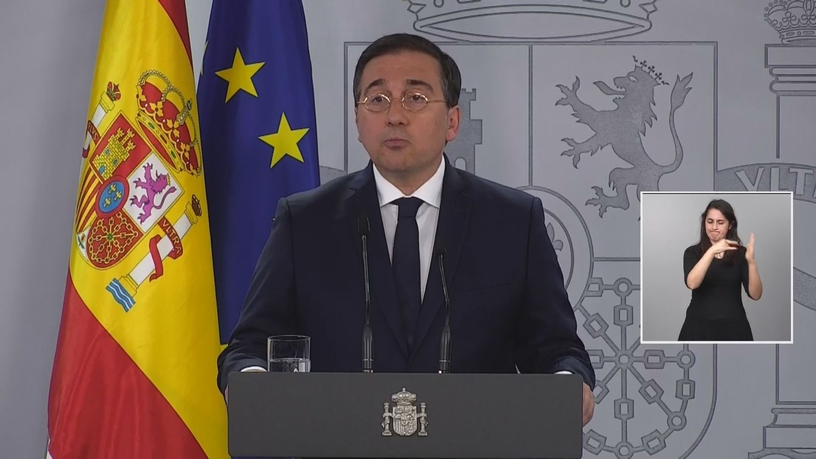 Albares responde a Javier Milei por los insultos a Begoña Gómez