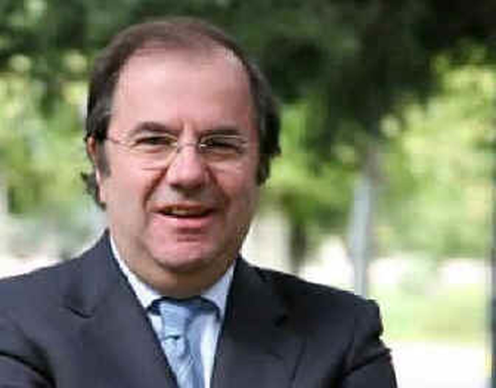 El presidente de la Junta de Castilla y León, Juan Vicente Herrera, tomará este lunes  posesión del cargo