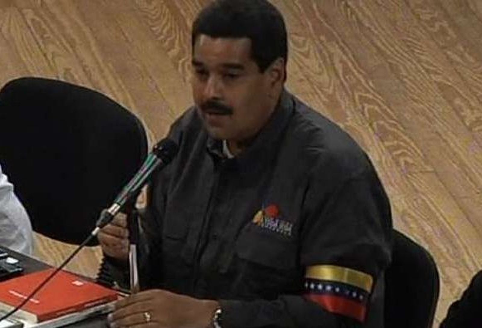 Maduro dice que es "bastante difícil" que Chávez pueda ser embalsamado