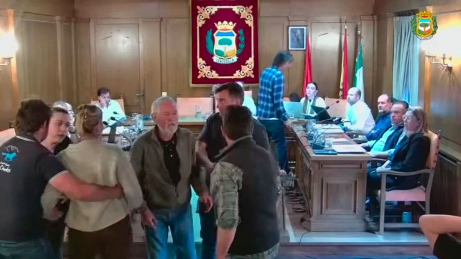 Amenazas en insultos, en un tenso pleno en Cercedilla