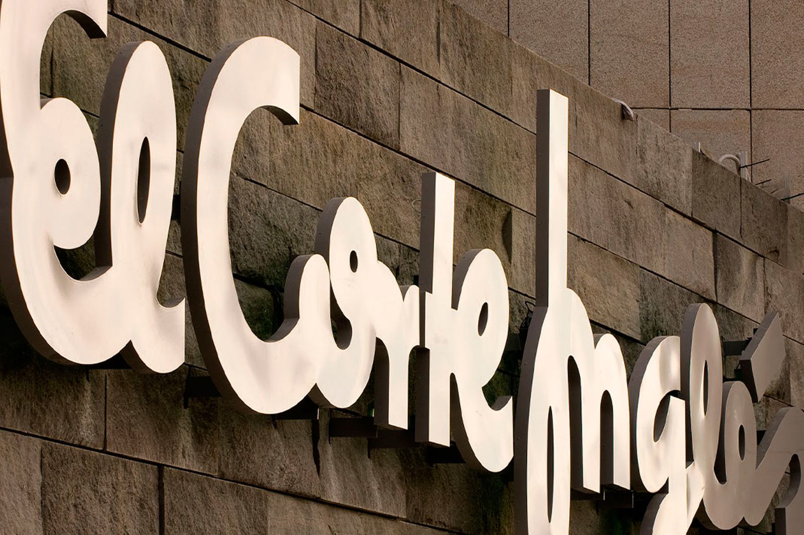 El Corte Inglés lanzará en marzo su filial logística, que tendrá una de sus bases en Valdemoro