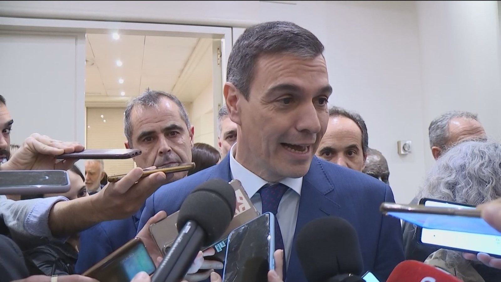 Varias comunidades piden explicaciones al Gobierno por el pacto migratorio con Junts