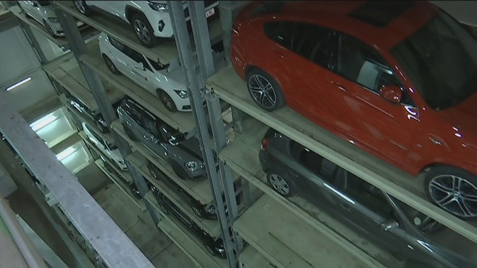 Nos adentramos en el parking robotizado más grande de España situado en Madrid