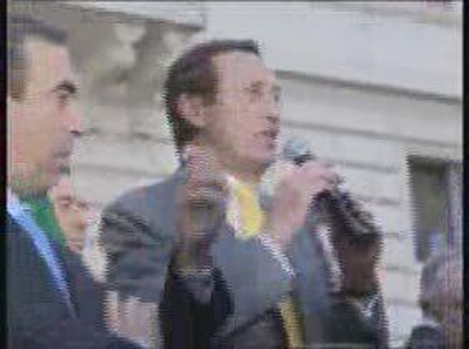 berlusconi_fini_2010730V0.wmv