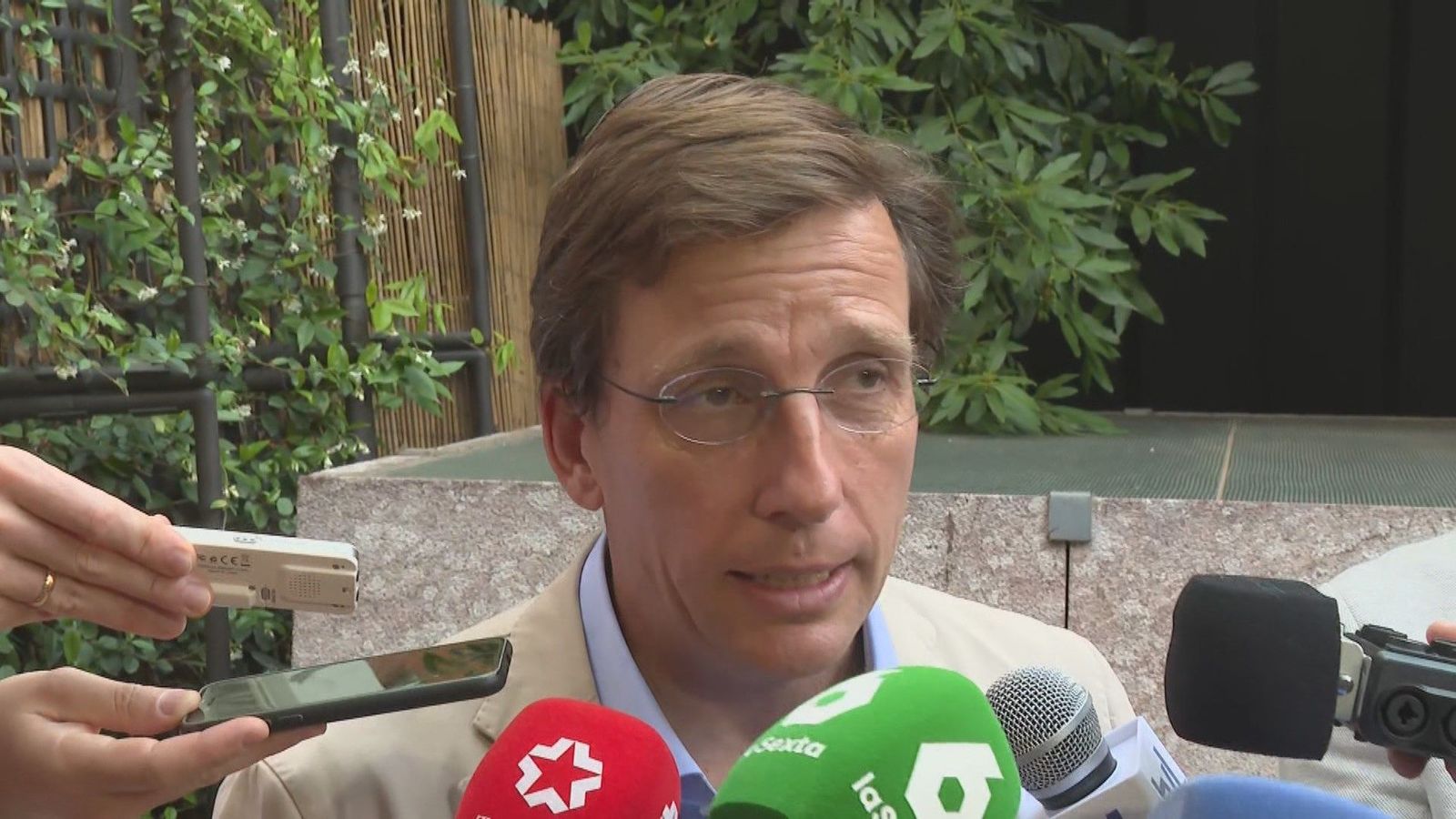 Almeida no da por perdidos los toldos en la Puerta del Sol este verano