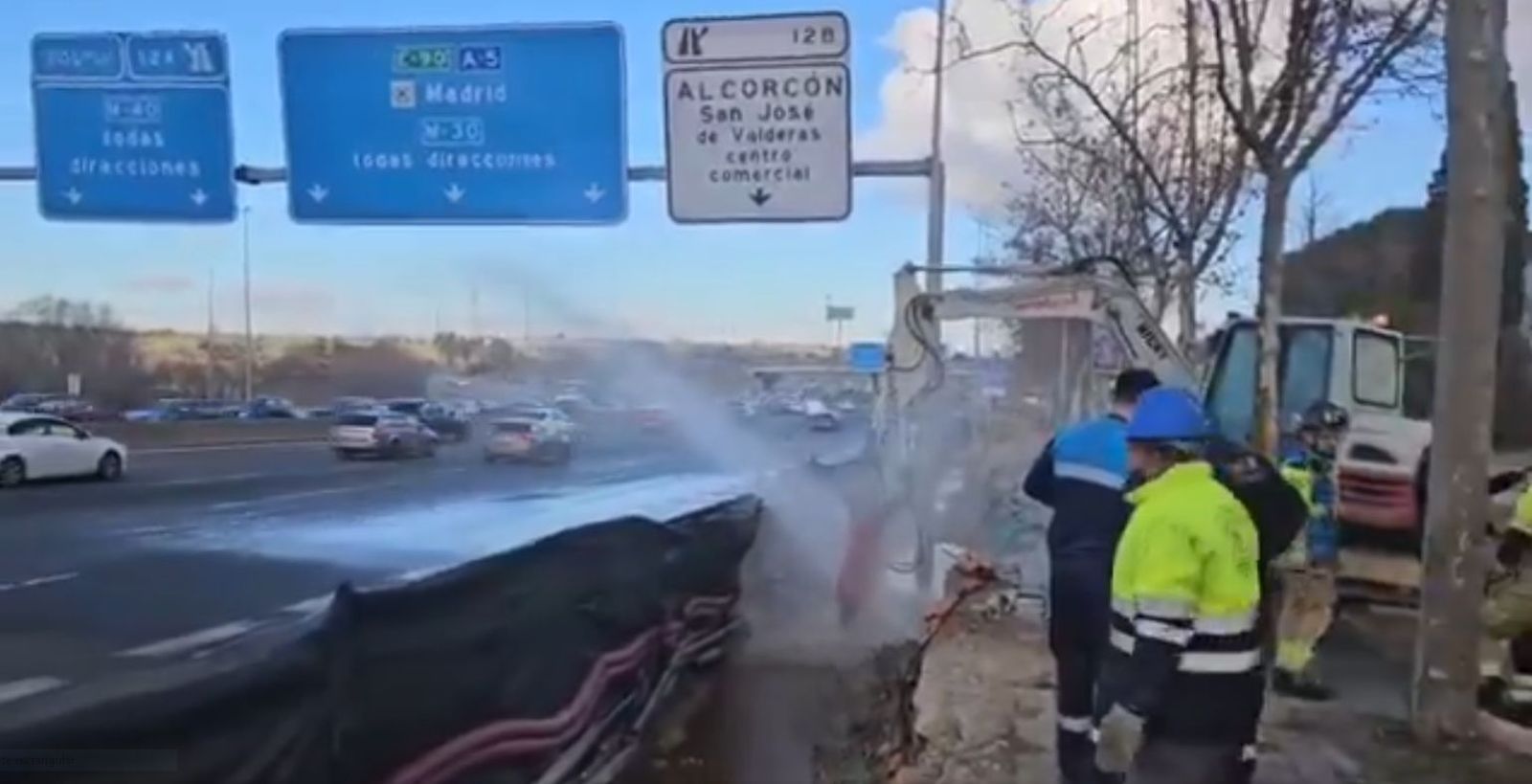 Tubería rota en la A-5