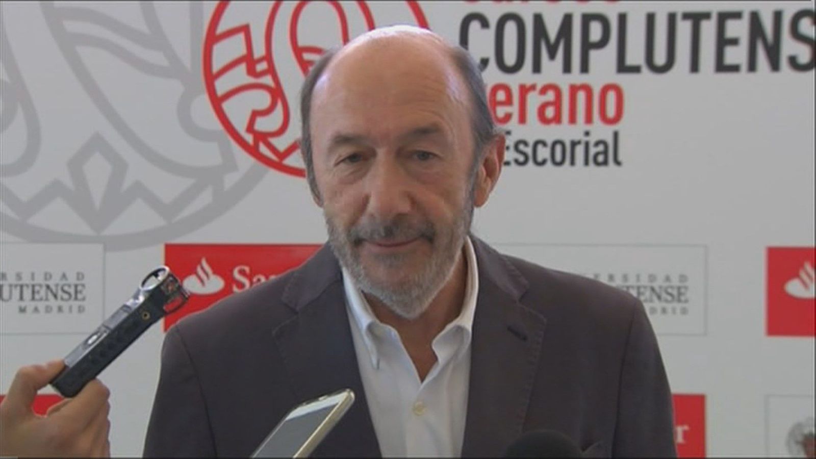 Tristeza y preocupación por Pérez Rubalcaba en la facultad de Químicas de la Complutense