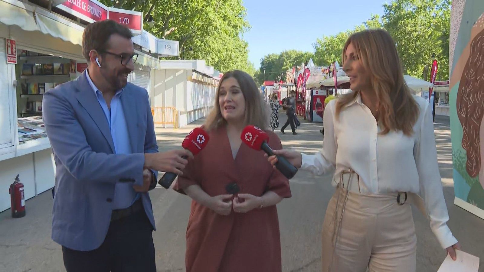 Rivera de la Cruz: “Esta Feria del Libro es muy nuestra, muy de Madrid, no se parece a ninguna otra del mundo”