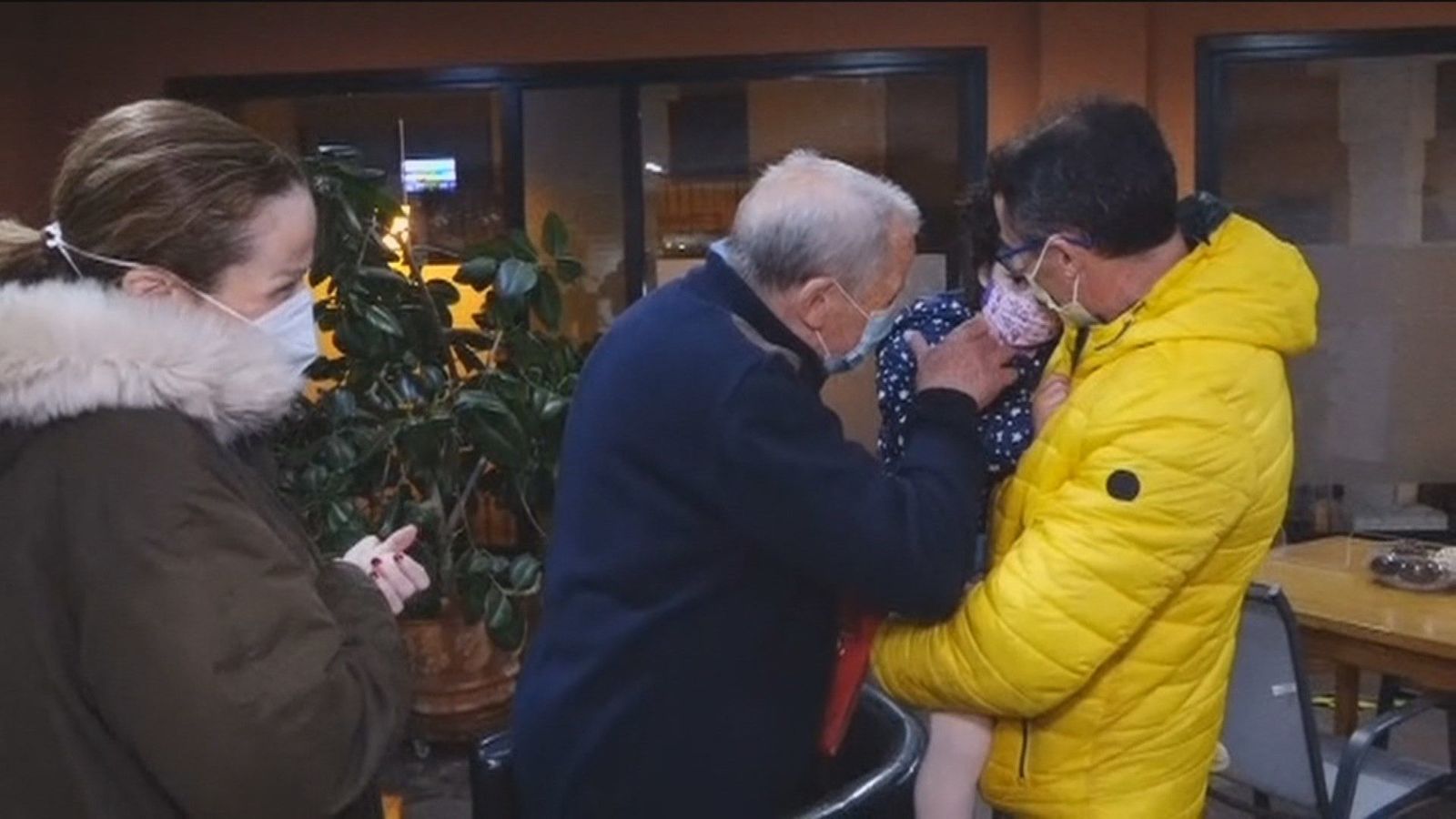 Sorprenden a su padre en directo en una residencia de Manzanares el Real