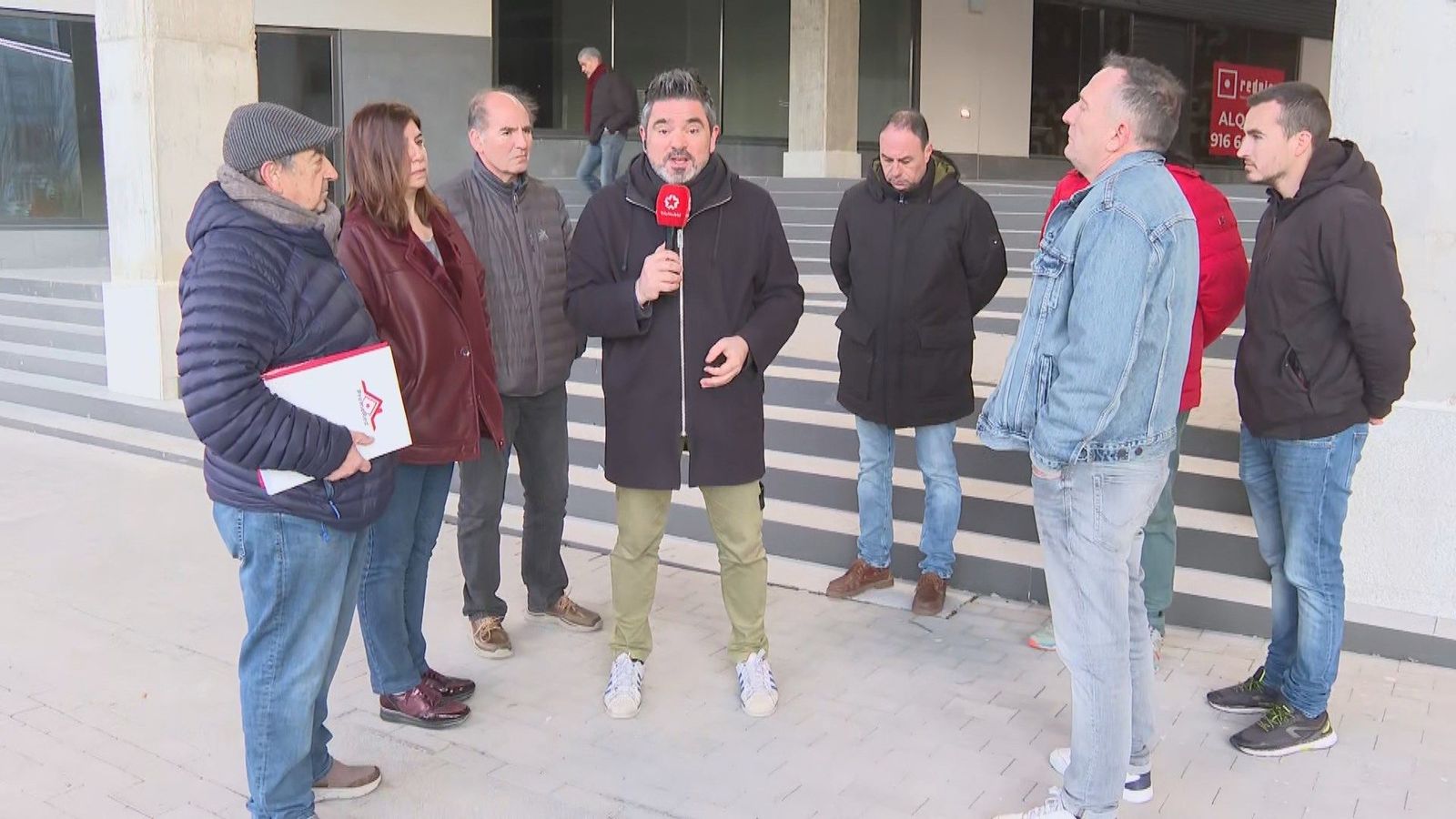 Vecinos de Rivas preparan una demanda contra la promotora de sus pisos por pedirles ahora 20.000 euros más de lo acordado