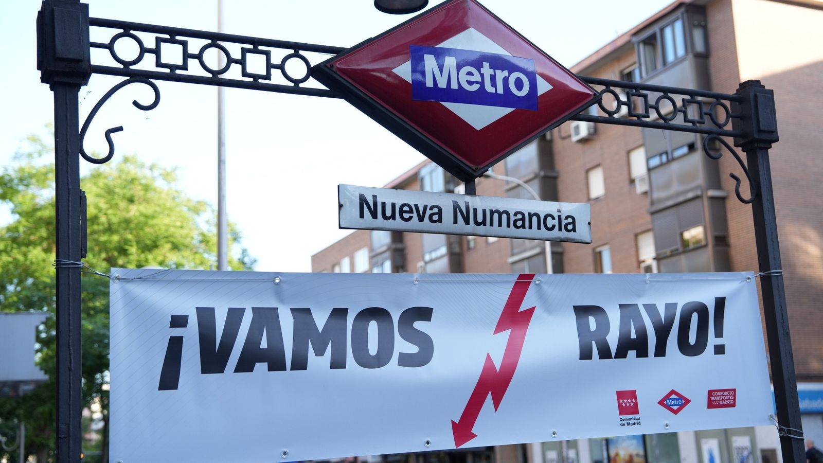 El Metro se engala de rayismo